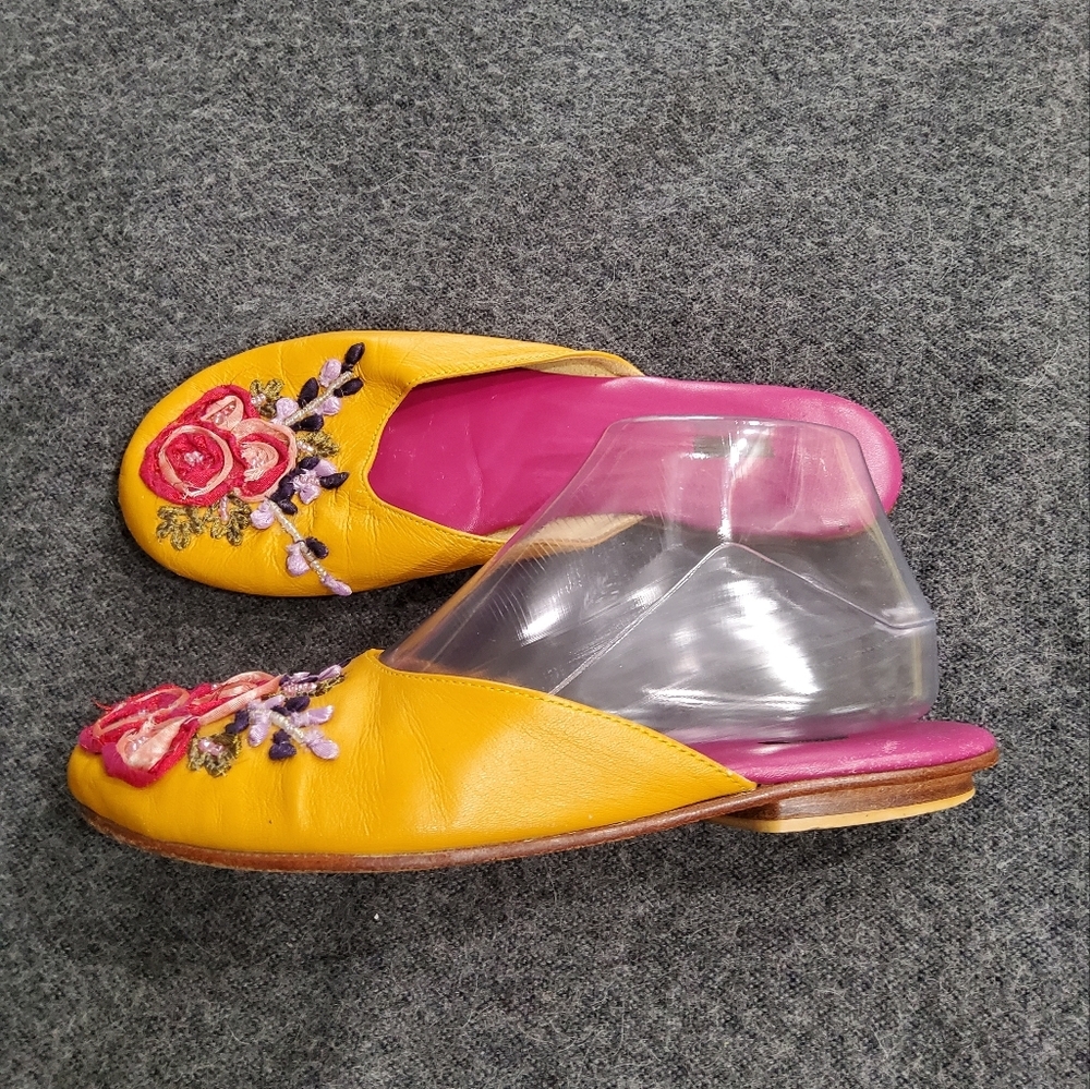 MERE Leather Embroidered Shoes Size 7